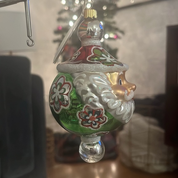 Santa Ornament with darling face! 🎅🏼 - Picture 4 of 7